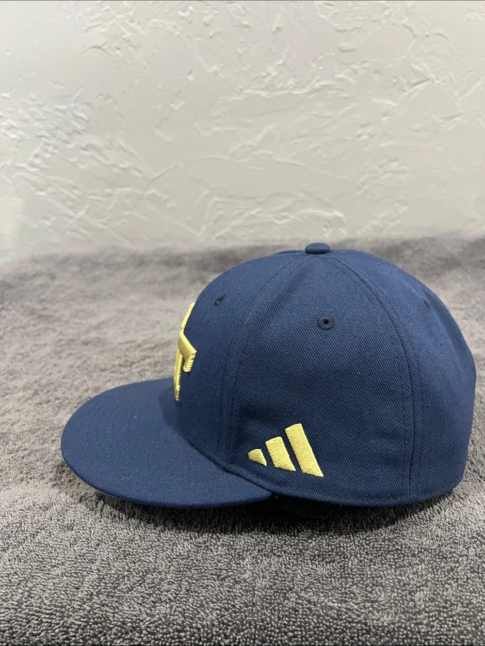 🔥🏈 New GEORGIA TECH YELLOWJACKETS College Adidas Fitted Flat Bill Hat Cap 7 1/8”